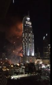 VIDEO/Viti i ri në Dubai, merr flakë hoteli 63 katesh