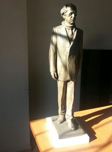 “Shtatorja e Rugovës, në një nga sheshet kryesore të Tiranës “