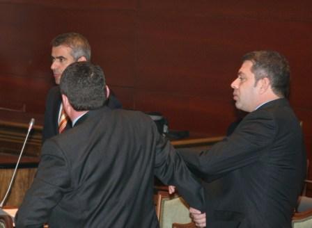 Idrizi, sherr me Dulen në mbrëmje: Dorëheqja, prapambetje politike