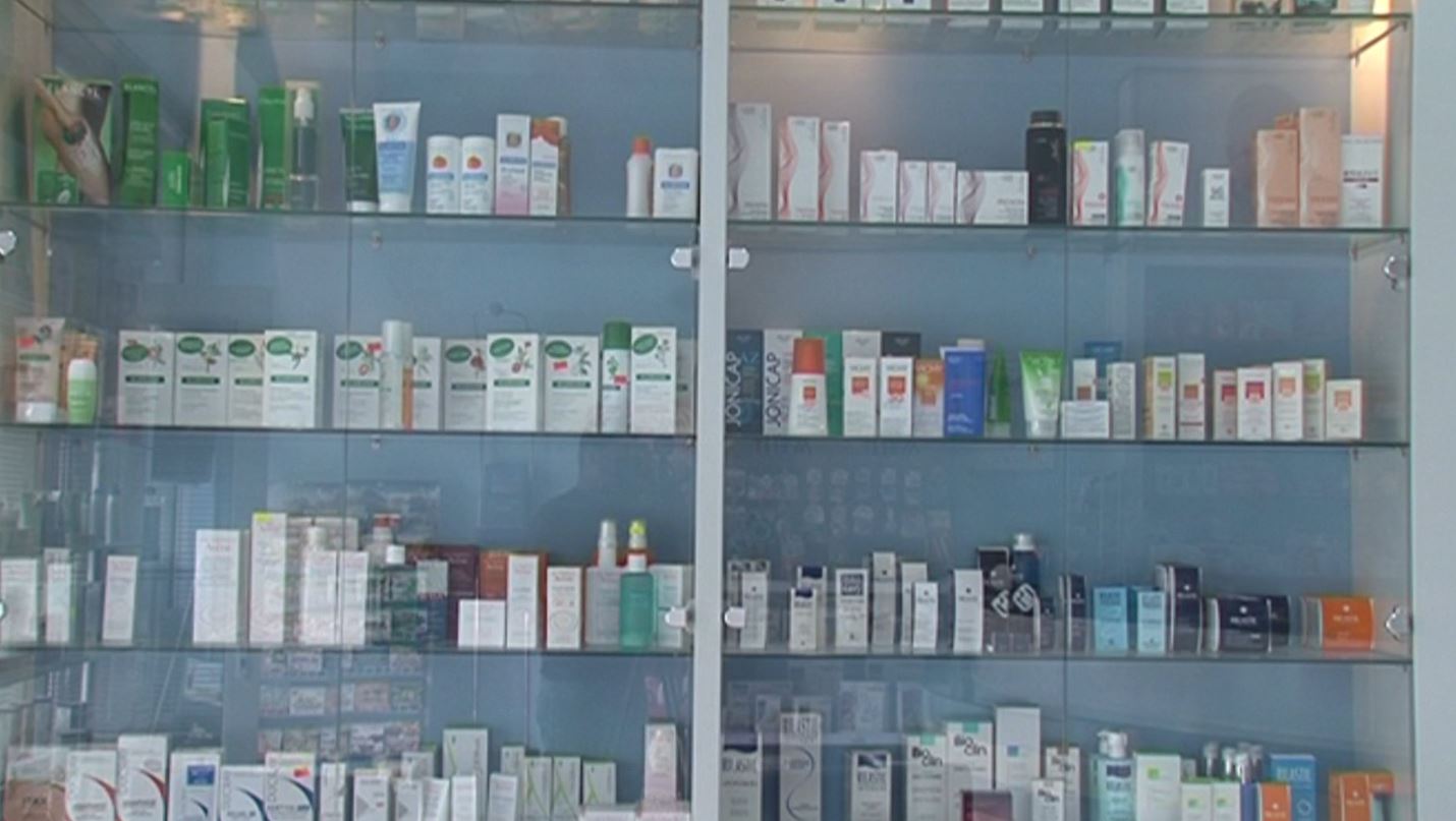 Misteret e urdhrit të Beqaj dhe Beci: Farmacitë me shumë lekë kontrollohen vetëm nga qendra