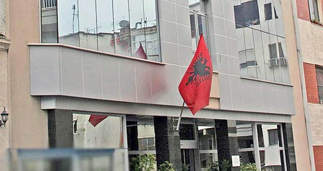 ILDKPKI kallëzon penalisht 20 doganierë, tatimorë e kryekomunarë, për fshehje pasurie