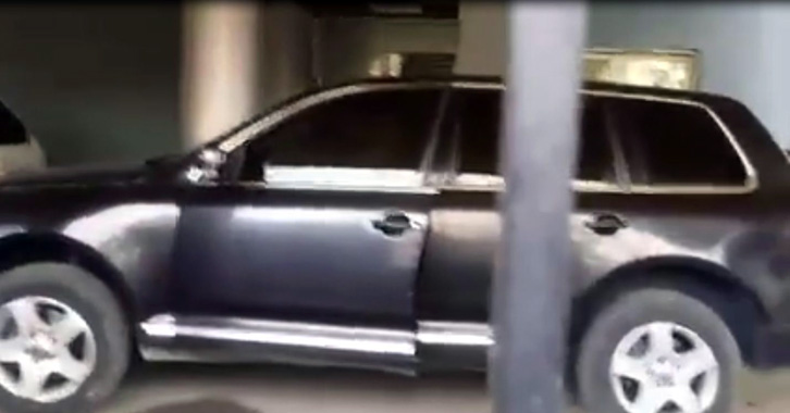 VIDEO/ Momenti i goditjes së Ilir Beqajt me vezë e domate