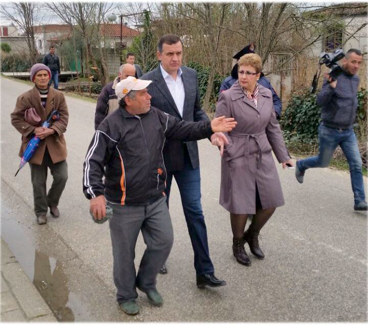 Banorët e Marinzës akuzojnë ministrin Beqaj: Mos na mashtroni, po sëmuremi nga gazi