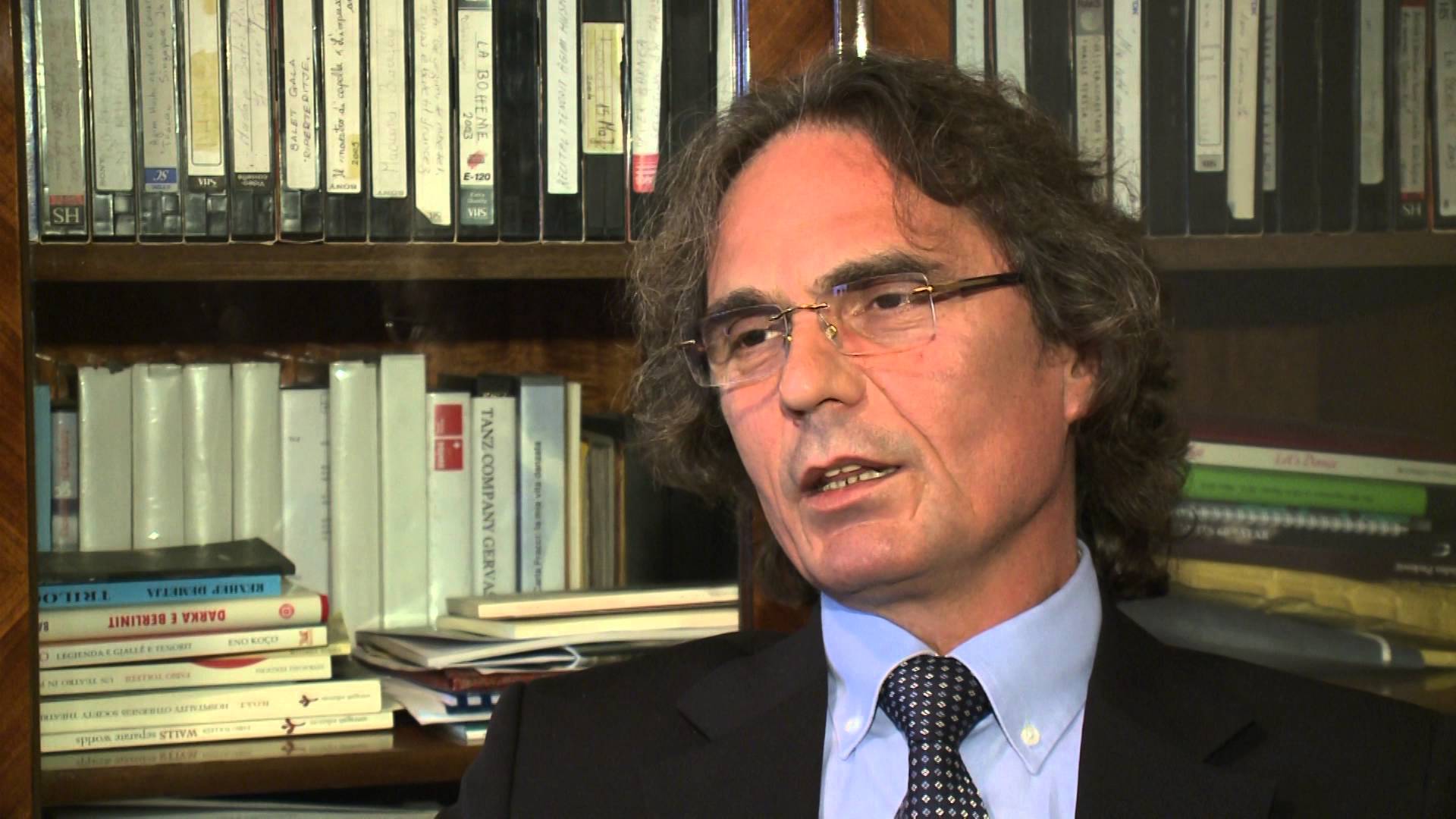 Përplasje me Mirela Kumbaron, drejtori i TKOB jep dorëheqjen