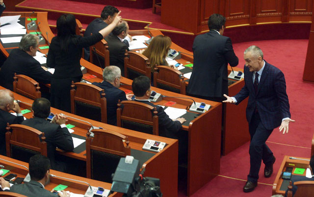 Mazhorana rrëzon hetimin ndërkombëtar të CEZ, preteksti procedurat