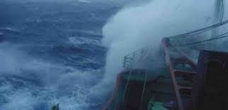 Pezullohet lundrimi i tragetit Vlorë-Brindisi, dallgët arrijnë në 6 ballë