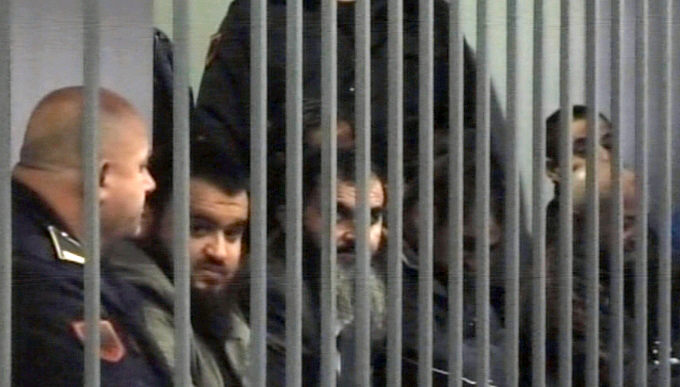 FOTO/ Gjyqi ndaj imamëve, të pandehurit “paralajmërojnë” Piktorin dhe Saimir Tahirin