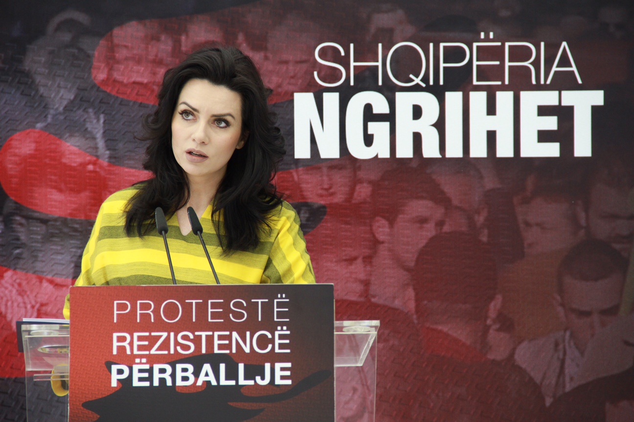 8.8 milionë euro me një dorë, pa tender e pa garë