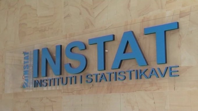 Varfëria, shqiptarët konsumojnë më pak për ushqime