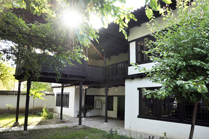 Instituti i Monumenteve, aksident gjatë punës, pret dorën një person