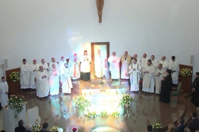 Arqipeshkvi i Tiranës dhe Durrësit nis zyrtarisht misionin: Këshillat e para