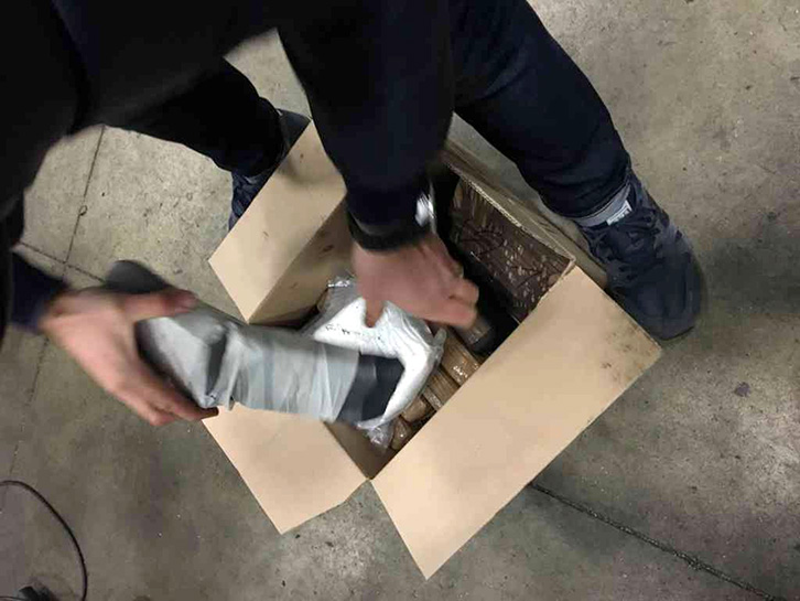 FOTO/ Itali, shqiptari rezident në Gjermani arrestohet në Breshia me 1,5 milionë euro kokainë