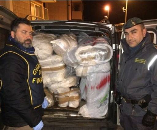 Itali, kapen 350 kg kanabis shqiptar, vlera një milion euro