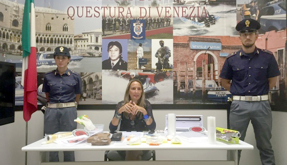 Itali, arrestohet shqiptari me 3 kilogramë kokainë, precedent edhe për krime prone dhe armësh