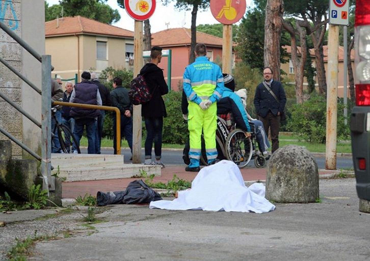 FOTO/ Itali, vritet me thikë te fusha e basketbollit një shqiptar