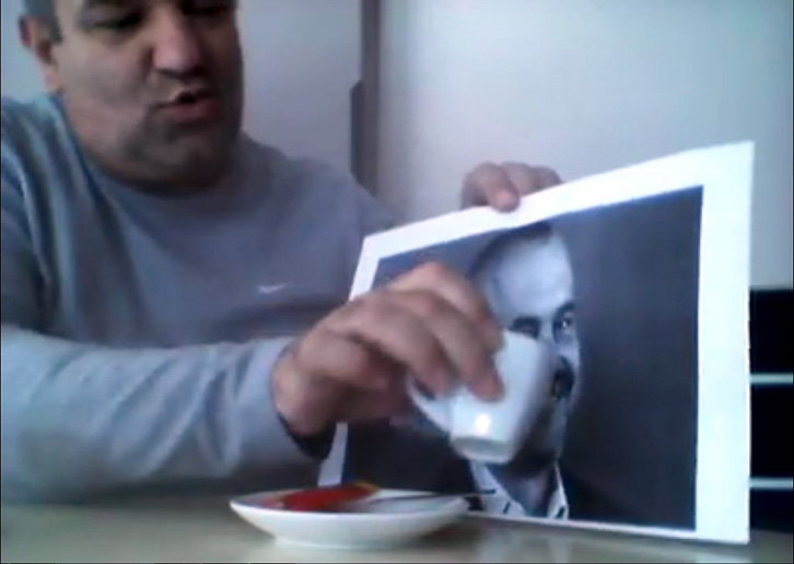 VIDEO/ Ilir Vrenozi pi një kafe me Edi Ramën dhe “e kërcënon” për ndeshjen nesër Shqipëri – Francë