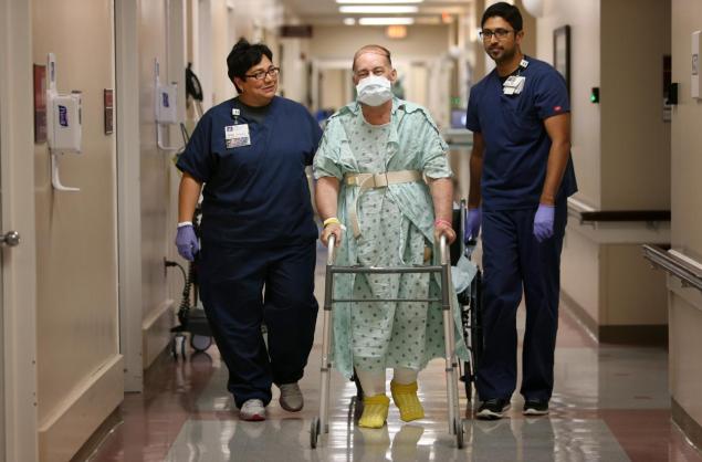 FOTO/ Teksas, bëhet transplantimi i kafkës për herë të parë në botë