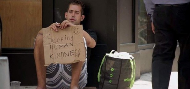 I pastreh, por çdo natë josh nga një femër