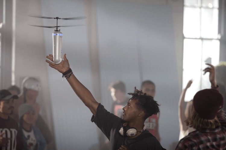 VIDEO/ “Selfie në fluturim” me gjeneratën e re të dronëve