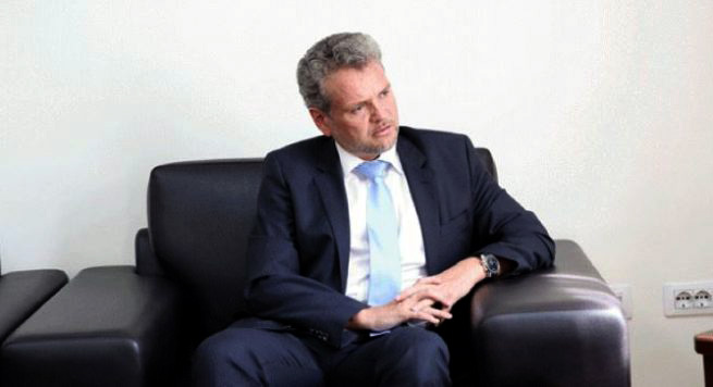 Ambasadori austriak flet pas drekën me Bashën: Protesta e drejtë qytetare