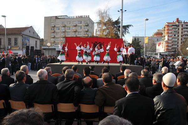 FOTO GALERI/ Retrospektivë nga ish-Ambasadori Çejku: Kumanova nuk dorëzohet kurrë!