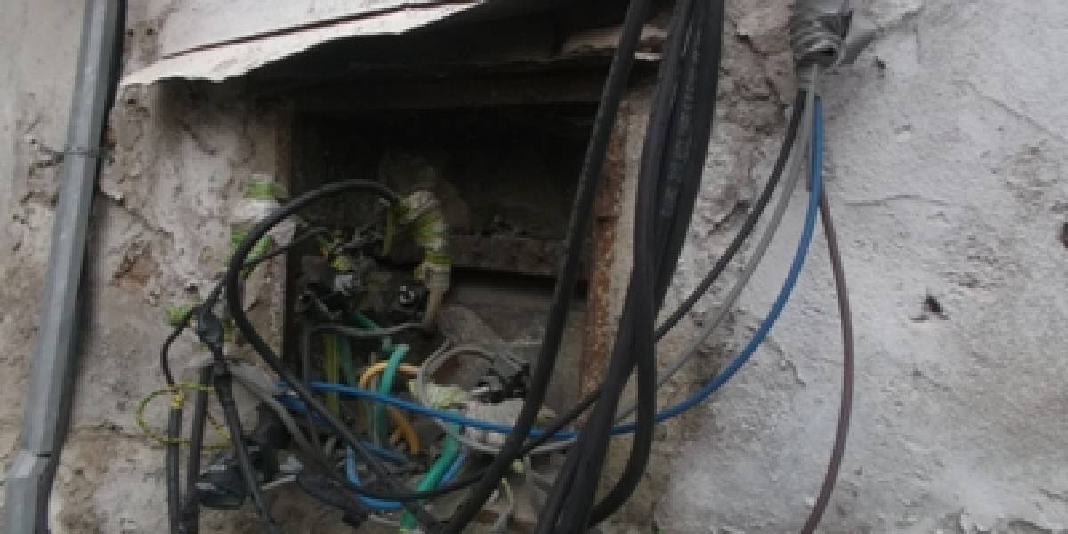 Dëmton linjat teksa kryente punime në garazh, ja sa abonentë lë pa drita në Tiranë