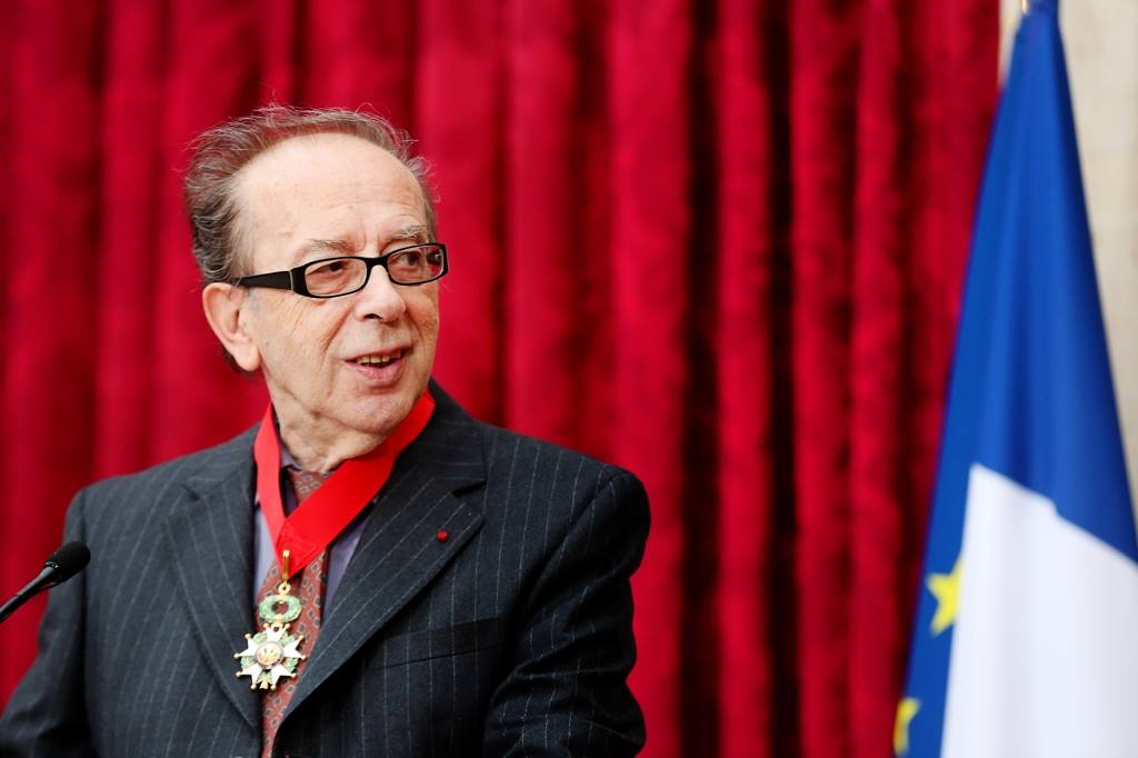 FOTOGALERI/Kadare, momenti i marrjes së dekoratës më të lartë franceze