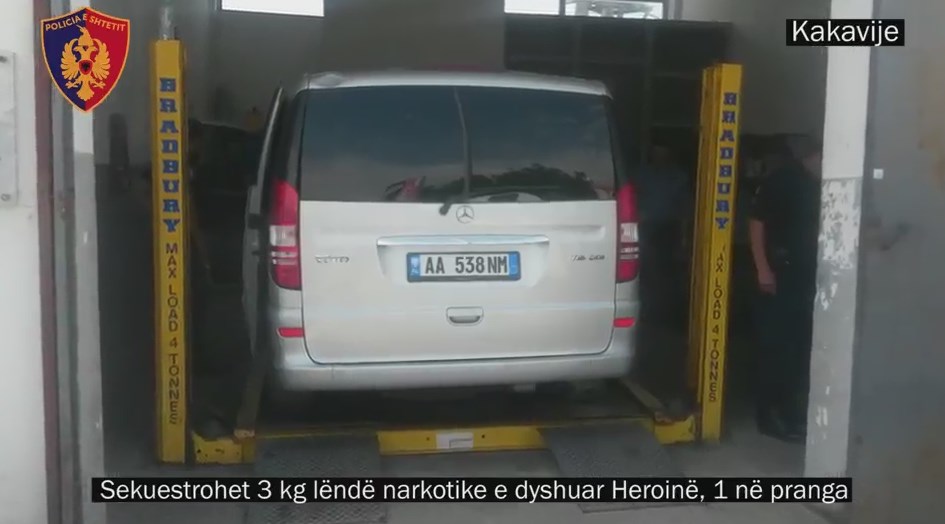 Kakavijë, sekuestrohen 3 kilogramë heroinë, arrestohet poseduesi