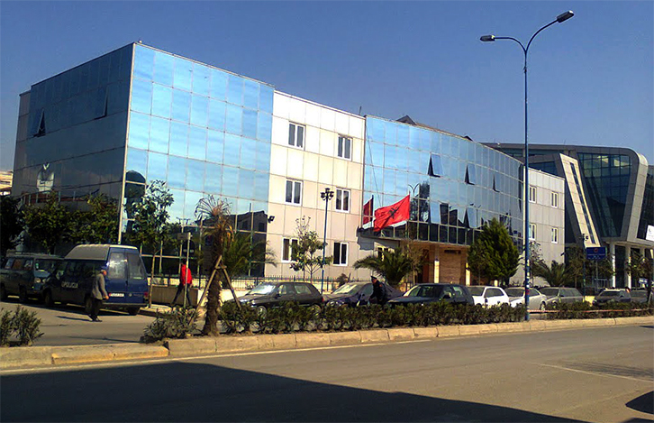 Hiqeshin si policë, nga Tapiza shkonin “për plaçkë” në Kamëz