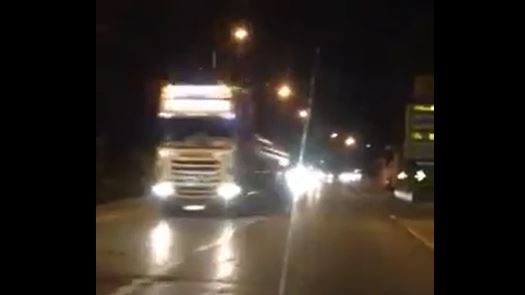 VIDEO SKANDAL/ Kamionët me lëndë toksike shoqërohen nga Policia shqiptare