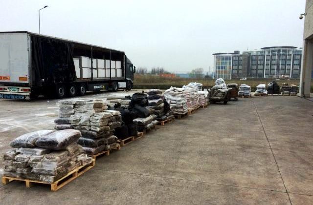 EMRAT/ Lejuan kalimin e 10 tonë droge nga porti i Durrësit, gjykata liron dy,  doganierët e tjerë i lë në burg