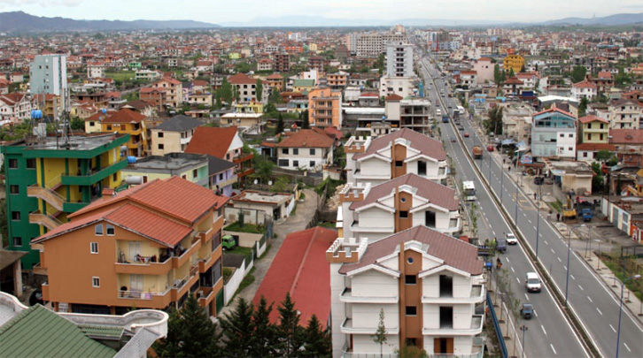 PROJEKTET/ Bashkia Kamëz nis investimet e reja për vitin 2016