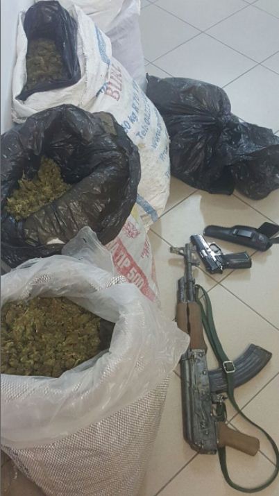 VIDEO/ Forcat speciale prangon 6 trafikante droge