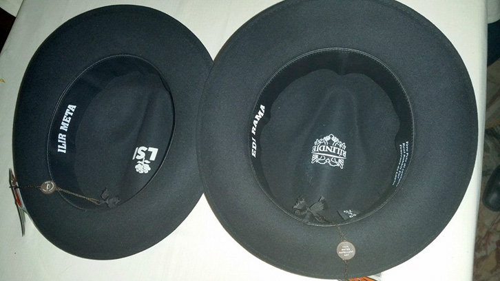 FOTO/ “Kaubojsi” mban fjalën, nga një kapele dhuratë për Ramën dhe Metën