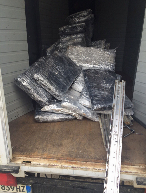 Kapshticë, sekuestrohen 200 kg marijuan, në pranga 46 vjeçari