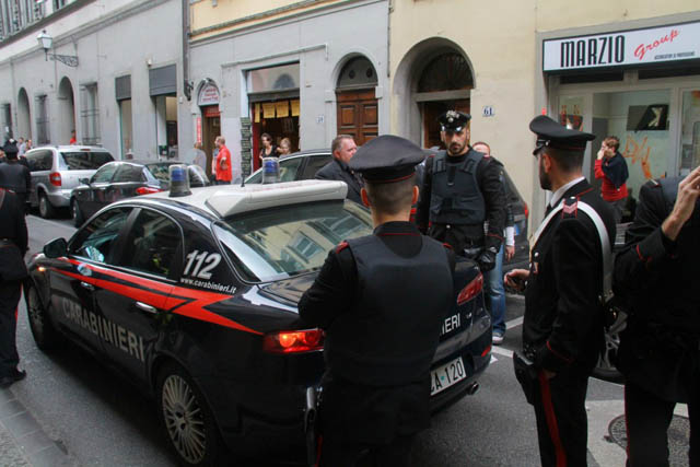 Po e vriste burri me thikë, si i shpëtoi jetën mamasë 10 vjeçarja