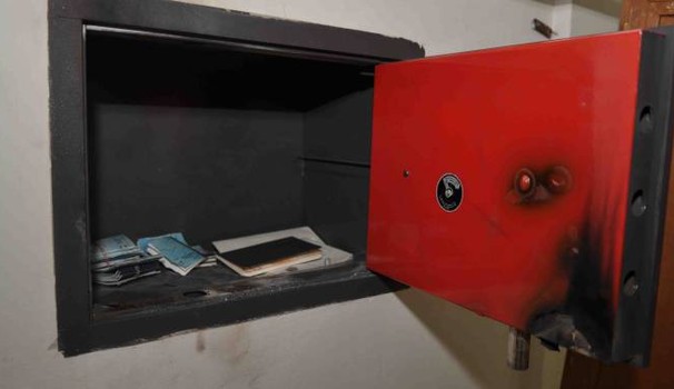 Punonjësi vjedh kasafortën e firmës me miliona lekë