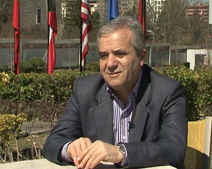 Kastriot Islami ironizon fiq-shitësin Erion Veliaj