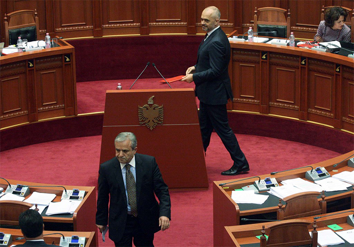 KASTRIOT ISLAMI/ “Rilindisti” për “rilindistin” është qelbësirë dhe “qelbësira” për “qelbësirën” është hajdut…