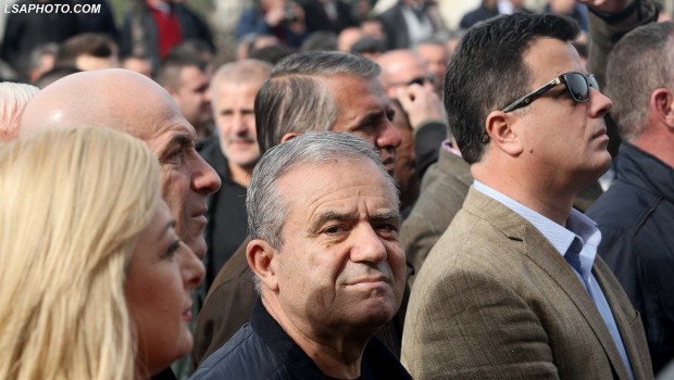 Thyerja e kafkave, Kastriot Islami i sulet Servet Pëllumbit: Ka lajthitur marksisti