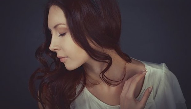 FOTO GALERI/Nëna zhduk trupin e vajzës dhe largohet