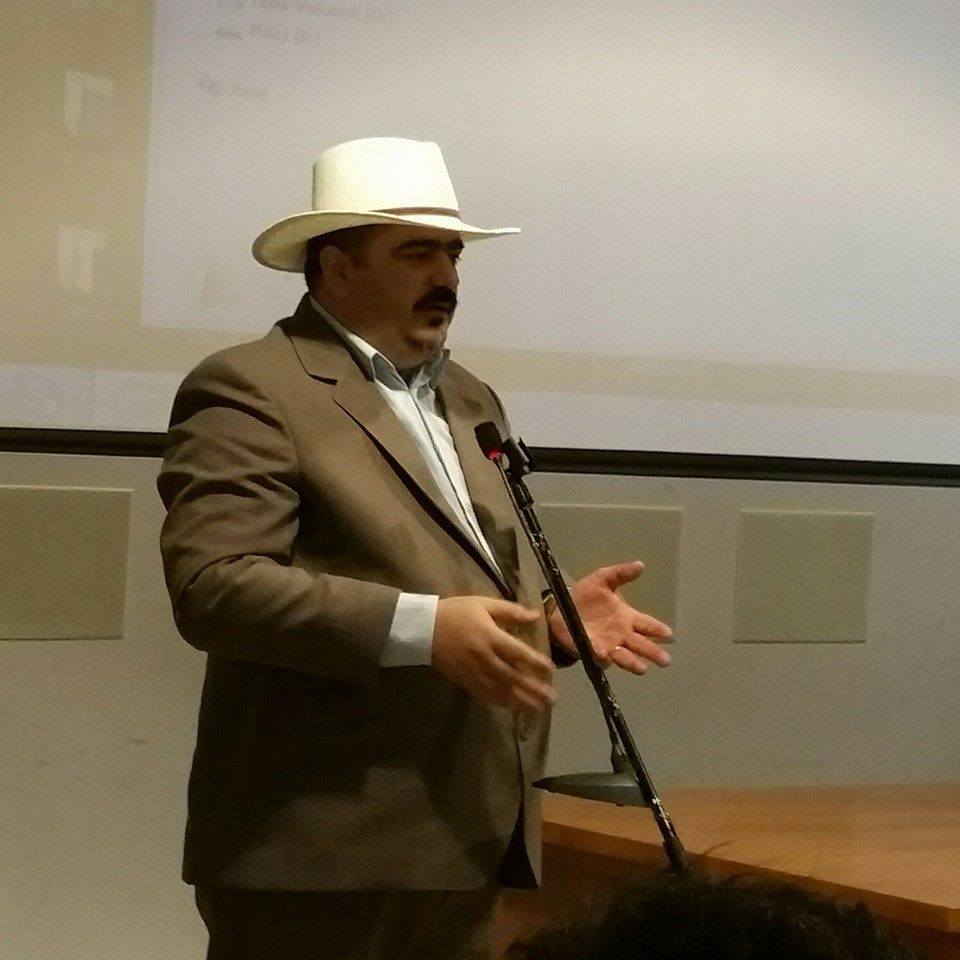 FOTO/ ‘Kaubojsi’ vjen me një urim pikant për 7 Marsin