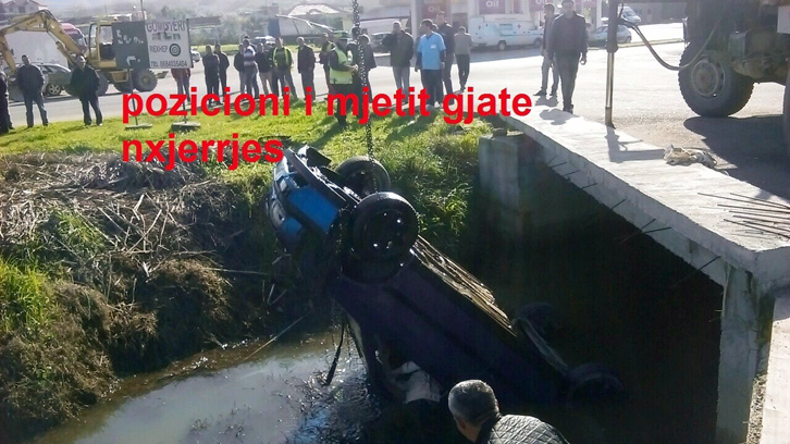 FOTO/ Policia zbardh dinamikën e aksidentit në Gosë të Kavajës
