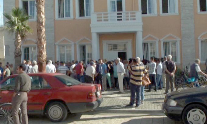 FOTO/ Kavajë e Elbasan, tregtarët në protesta
