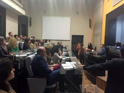 Durrës, LSI kundër PS në këshillin bashkiak, shtyn vendimin për rritjen e çmimit të ujit