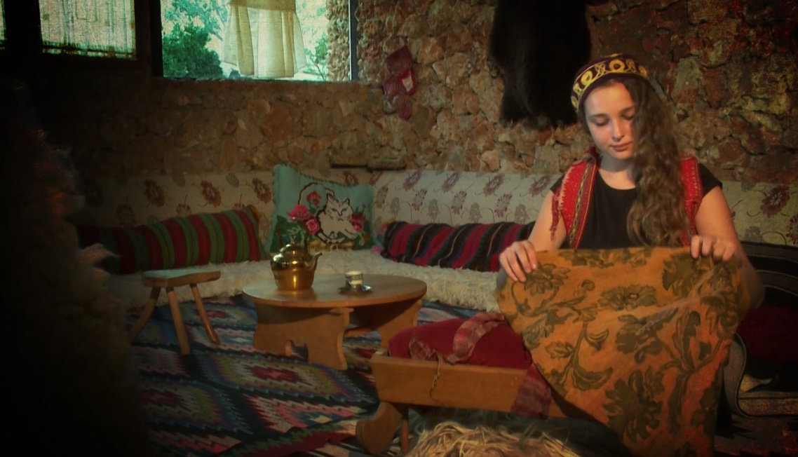 DOKUMENTARI/ Si ndryshuan këngët e dashurisë, nga erotika e fshehur te zhveshjet banale