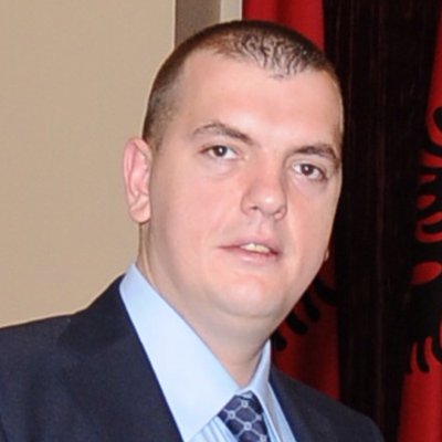 Djali i Azem Hajdarit, thirrje për mbështetjen e studentëve