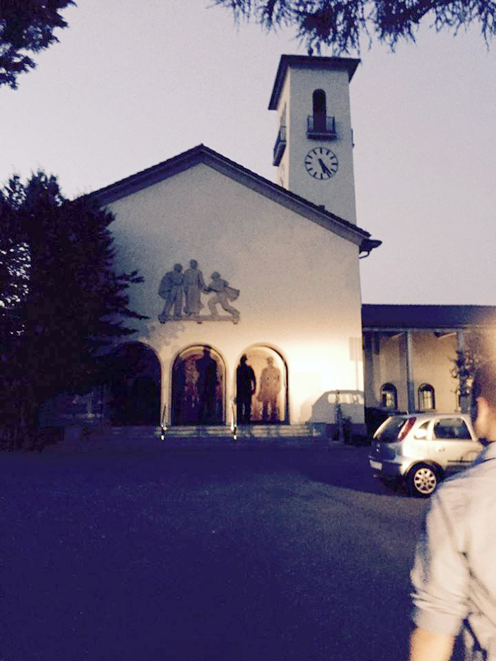 FOTO/ Në Bienne të Zvicrës shqiptarët falën Bajramin në Kishë