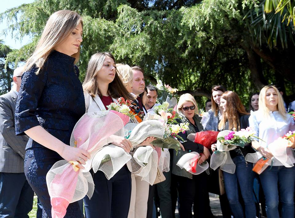 3 femra në krye të listës, LSI merr një gjobë të majme