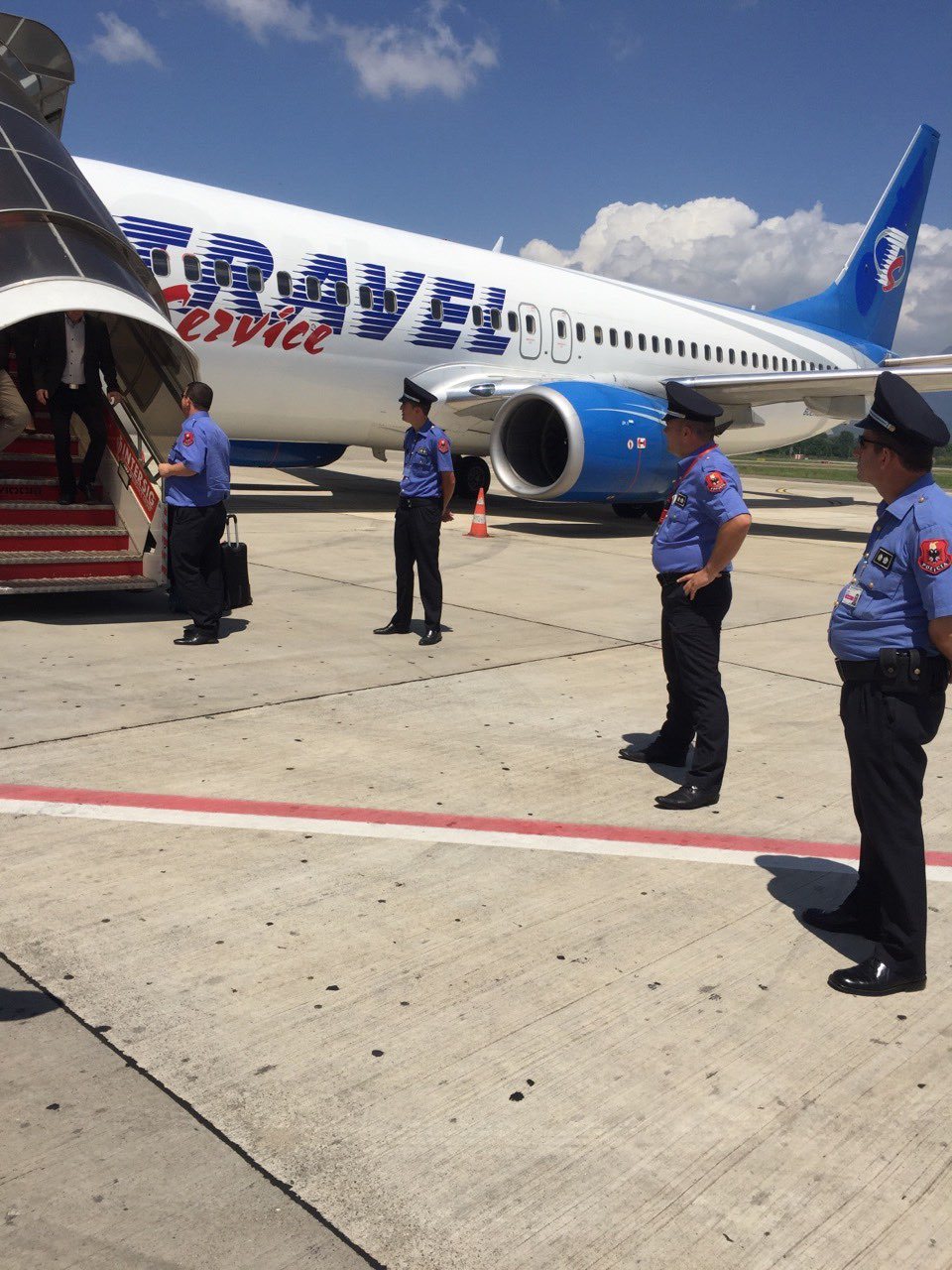 Të shoqëruar me psikolog, kthehen 44 shqiptarë nga Suedia dhe Gjermania